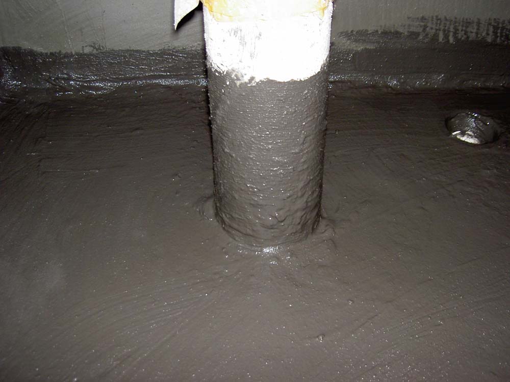 氰凝防水防腐材料黏度小，滲透性好，與被涂物表面粘結(jié)力強(qiáng);形成的涂膜耐磨且具有光澤，力學(xué)性能好，強(qiáng)度大，抗?jié)B透性優(yōu)異。能在潮濕、干燥等多種基面施工，耐老化性能強(qiáng)，使用壽命長。特別適用于做冷庫保溫系統(tǒng)的防水隔汽層，外墻外保溫的防潮底漆層，以及其他木材基面、水泥基面的防水隔